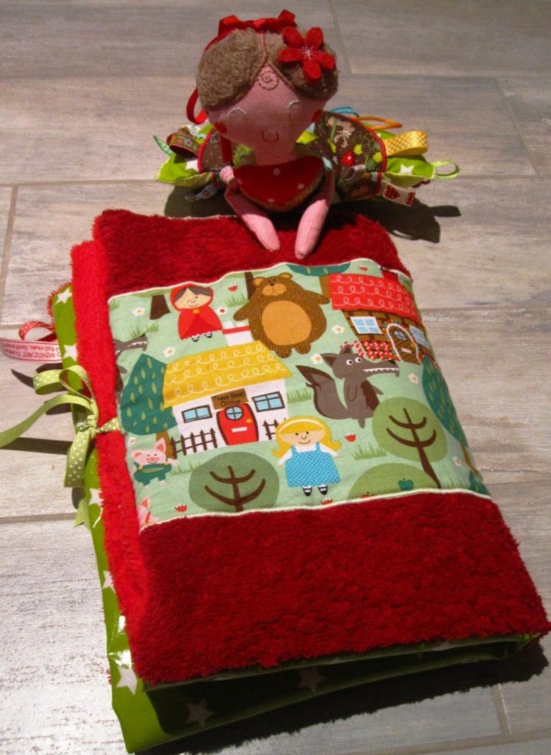 Changing mat Nomad 3 tales anise Red Riding Hood, Goldilocks, 3 little pigs reversible cotton image 3