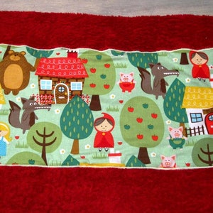 Changing mat Nomad 3 tales anise Red Riding Hood, Goldilocks, 3 little pigs reversible cotton image 2
