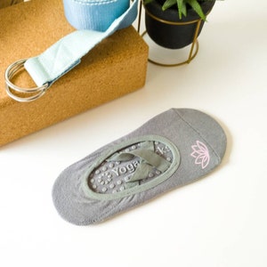 Grey Non-Slip Exercise Yoga Socks with Fashion Lotus Motif Design | Perfect Gift for your Yogi