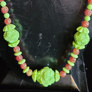 Green and red vintage bakelite necklace