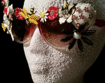 Retro Flower Garden Festival Sunglasses.