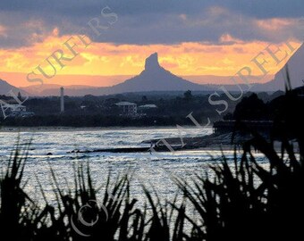 Glass House Mountains view from Caloundra - arte mural imprimible - descarga digital- Queensland Foto de archivo (Mt Coonowrin) Visita Queensland