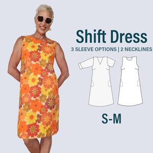 Puede incluir: Un vestido shift sin mangas con un vibrante estampado floral en naranja, amarillo y marrón. La imagen incluye el texto "Shift Dress" e ilustraciones de diferentes opciones de mangas y escotes. El vestido está disponible en tallas S-M.