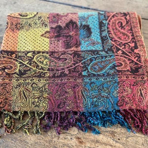 HANDGEWEVEN WOLLEN SJAAL | STOLA | Zuivere wol | Unieke | Speciaal cadeau | Boho | Winter sjaal | Elegante sjaal | Duurzaam|