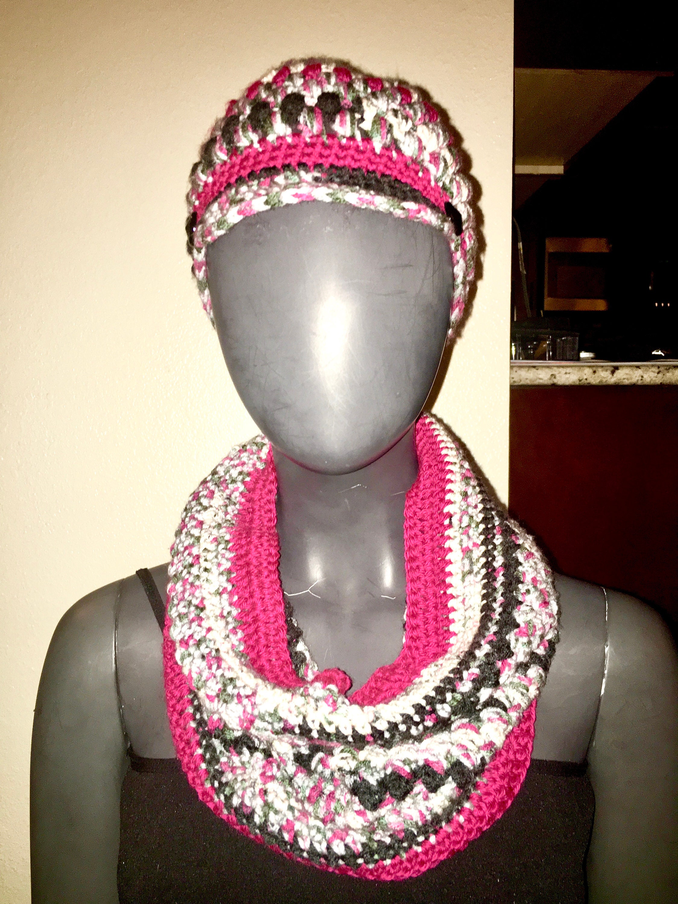 Cowl and Hat Set for Women, Woman Crochet Cowl, Woman  display picture 1