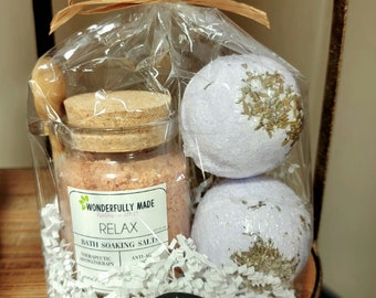 Gift Bundle Relax | Bath Soaking Salts | Bath Bombs | Large Luxury Gift for her mom mother woman | Lavender Rosehips Anti-aging