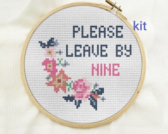 Milisten 4pcs Funny Needlework DIY Handmade Simple Embroidery Cloth Black Hand Cross Stitch Cloth