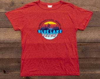 80s Vintage Blue Lake Resort T-Shirt Red | Souvenir T-Shirt | Vacation T-Shirt