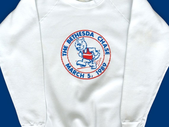 The Bethesda Chase Vintage Raglan Sweatshirt - 19… - image 2