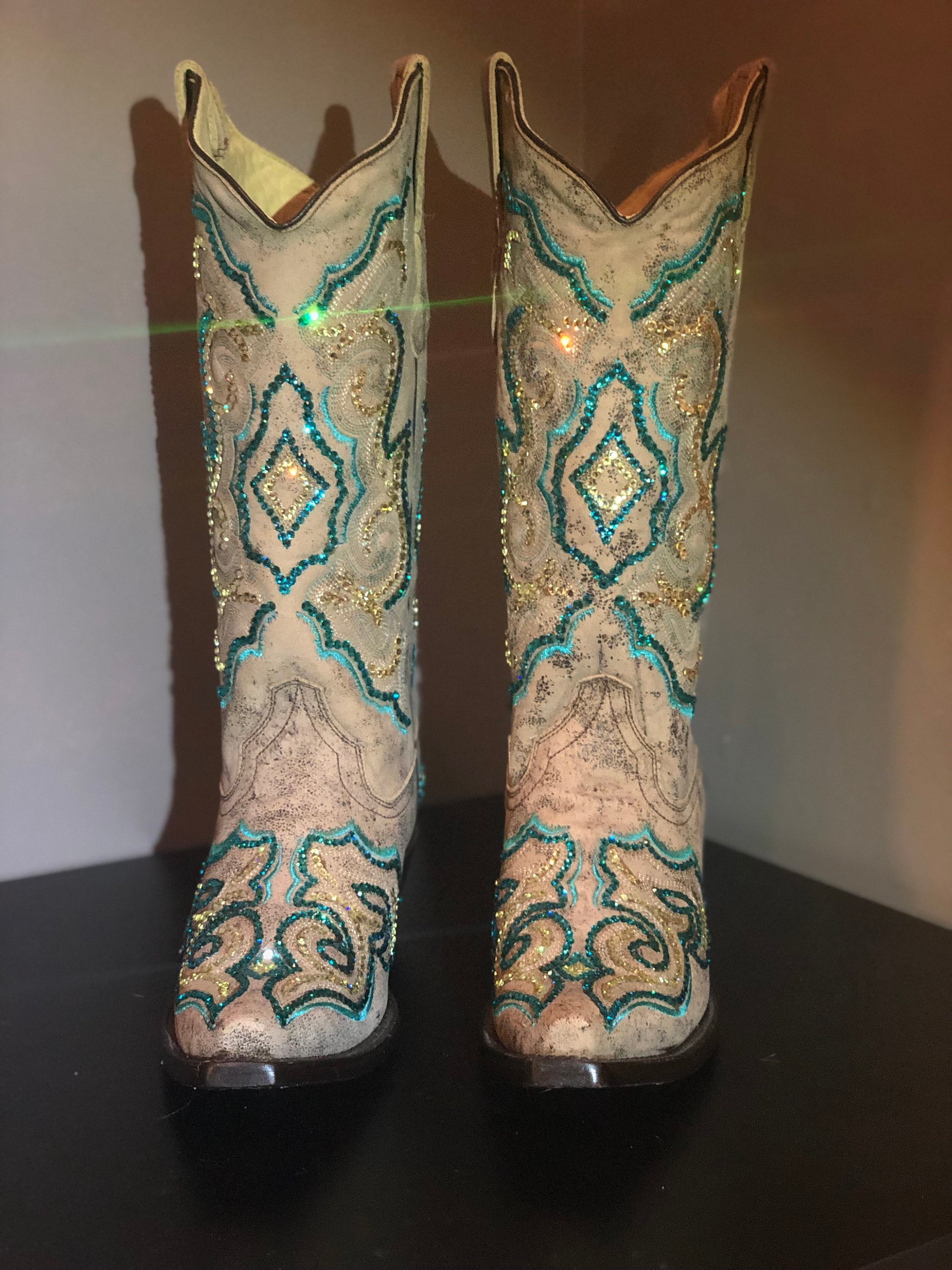 Corral boots with swarovski best sale crystals