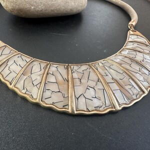 Handgefertigte goldene Halskette im Boho Stil, Ethno Schmuck, indischer Modeschmuck, Lätzchen Kette, Boho Tribal Choker Halskette