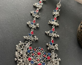 Halskette aus oxidiertem Silber: Handgefertigtes indisch-afghanisches Bib-Choker, handgefertigte Halskette aus oxidiertem Silber im afghanischen Stil, ethnischer Statement-Schmuck