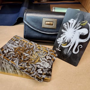 Estuche de Tarot de Cuero con Tarot Pulpo Dorado de Edición Limitada de Luna Charlotte