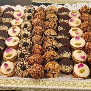 Variety Of Moroccan Handmade Almond Sweets 1 5 Kg Gateaux Etsy