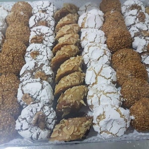 Ghoriba with almonds,Arabic sweets, Special event sweets, Moroccan Sweets, Delicious sweets, Handmade sweets, Moroccan food, Exotic sweets