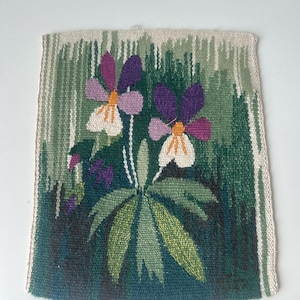 Flemish wallhanging flowers