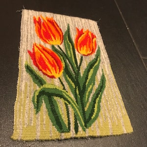 Flemish wallhanging, old and unique with tulips