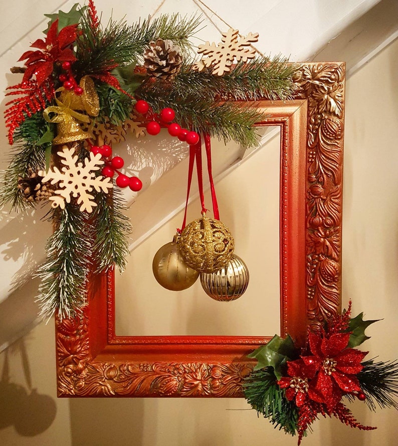 unusual primitive Christmas decor quirky wooden frame Rustic Christmas