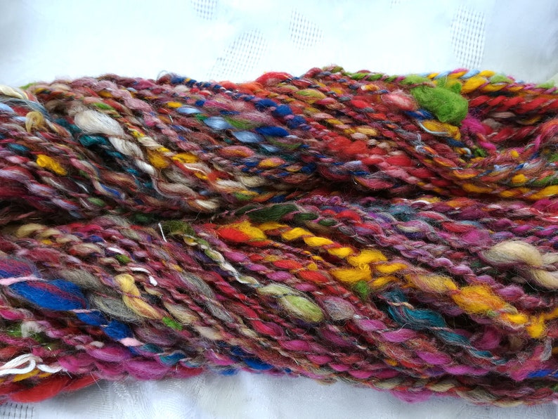 Art Yarn handgesponnen, Effektgarn mit Wolllocken und Angelina, Strickgarn, Textilkunst, Webgarn Bild 2