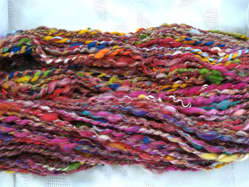 Art Yarn handgesponnen, Effektgarn mit Wolllocken und Angelina, Strickgarn, Textilkunst, Webgarn Bild 3