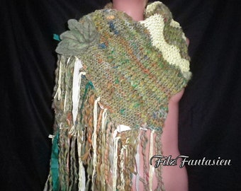 Hand-knitted scarf in hand-spun Art Yarn, wool scarf with fringes