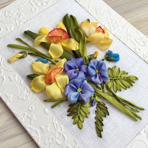 Narzissen Gestickte Grußkarte Blumenstrauß der Frühlingsblumen Handstickerei Doppelte Klappkarte Mama Geburtstag Ukraine Verkäufer