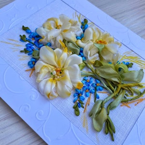 Rozen en vergeet-mij-nietjes Rozen bloemenkaart Geborduurde wenskaart 3D-effect Lint borduren Dubbele kaart Moeder verjaardag Oekraïne winkel