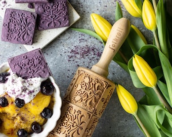 Flower Stamp Rolling Pin: Engraved Cookie Embosser