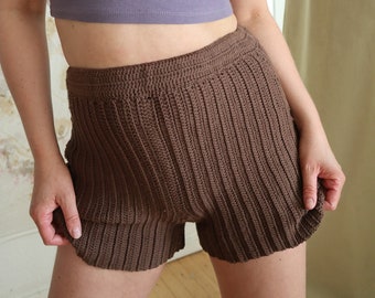 Ellie Ribbed Flared Shorts with Elastic Waist Crochet Pattern (ENG/DA)