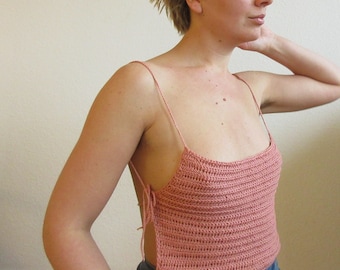 Crochet Y2K Backless Top Pattern: Ribbed Knit with Spaghetti Straps (ENG/DA)