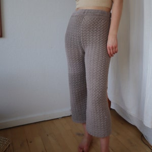 Daphne Straight Wide Legged Pants with Elastic Waist Crochet Pattern Video Tutorial ENG/DA image 9