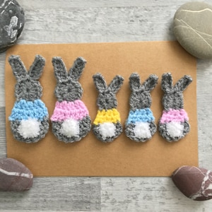 Bunny stoffen grijs - handgemaakte gehaakte Bobtail konijn silhouet met pluizige staart twee maten - kaart maken - verfraaiing