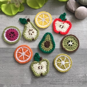Applicazione di frutta - Decorazione di biglietti di mezza frutta fatta a mano - Creazione di biglietti - Decorazione artigianale all'uncinetto