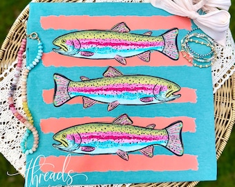 Camiseta de trucha arcoíris, camiseta de pesca para mujer, camiseta con estampado de peces, camiseta de vaquera costera, camiseta de vida en el lago, camiseta con estampado de verano