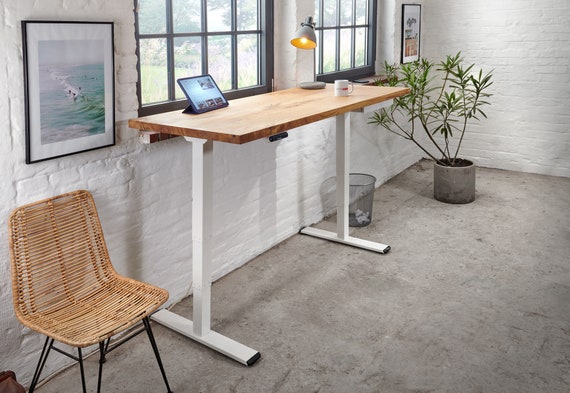 Schreibtisch elektrisch höhenverstellbar Eiche Massivholz Tisch Holztisch  Baumkante -  Schweiz