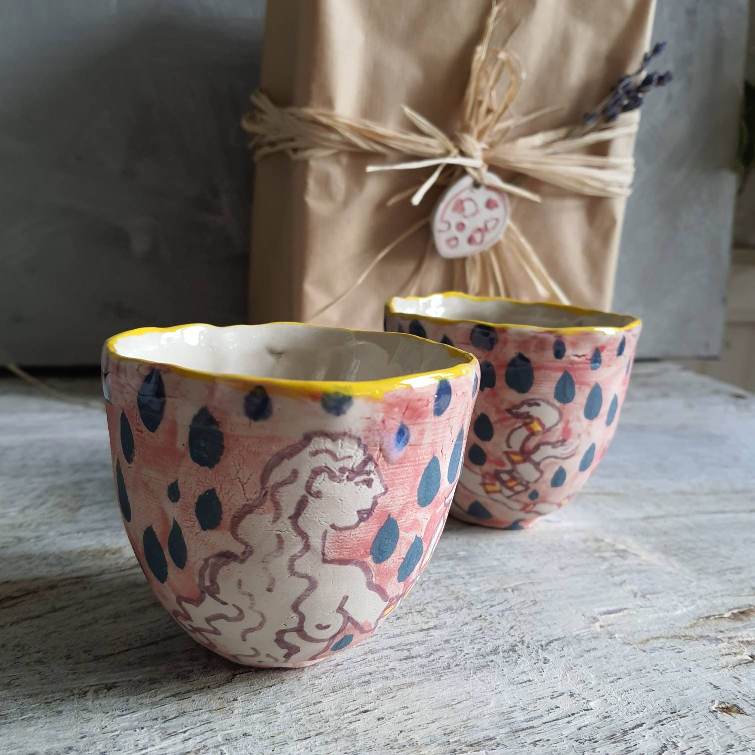 Tasse Artisanal en Poterie Dessin de Femme Nu Féminin Lune Bleu Vert Rose Rouge Jaune Tasse Café Thé