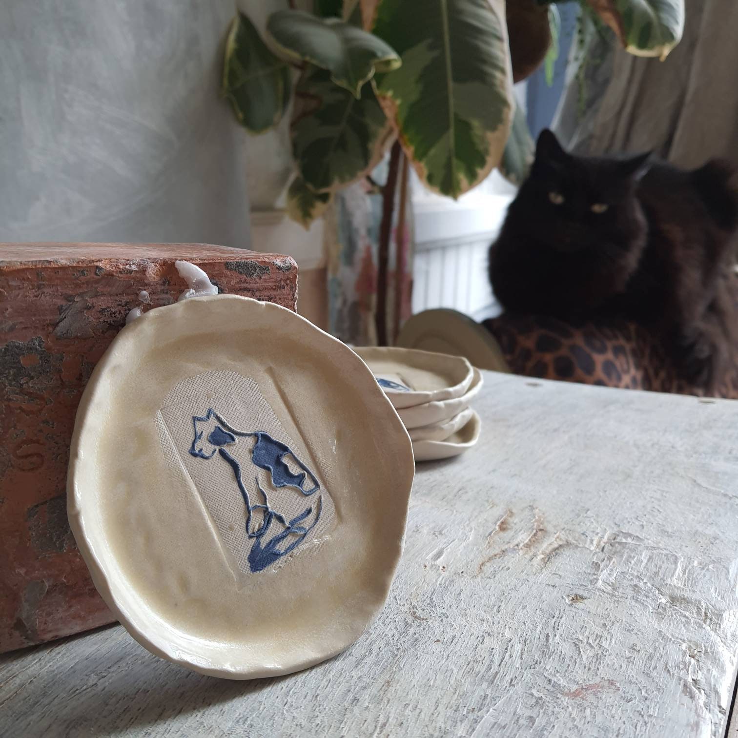 Coupelle Poterie Artisanale Bleu Et Blanc Dessin Chat Ceramique Gres Coupelle Poterie Artisanale Bleu Et Blanc Dessin Chat Ceramique Gres