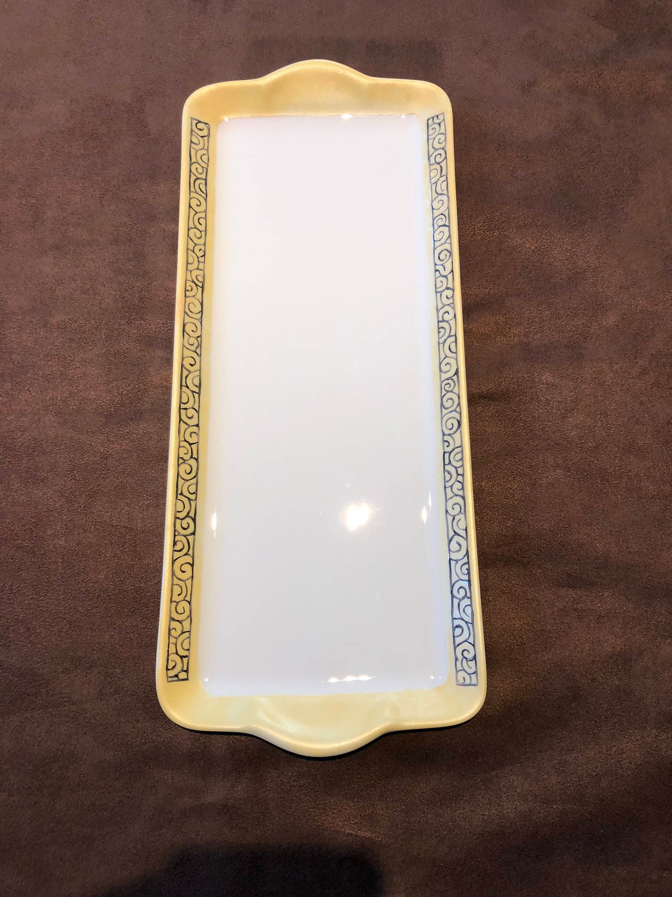 Plat à Cake en Porcelaine de Limoges Motif Art Déco