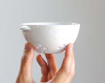 Tiny Ceramic Colander/Berry Bowl/Strainer - Speckled White - Handmade Modern Pottery - Fruit Basket/Vegetable Sieve/Drainage - Kitchen Table