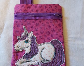 Diseño de bordado de máquina con bolso de la cremallera del Unicornio (retrato)