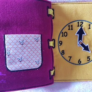 ITH rustige boek klok machine borduurwerk paginaontwerp