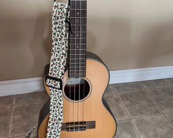 Quilted ukulele strap.