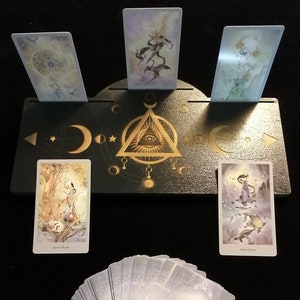 Orakel en Tarot, waarzeggerijtekentafel, esoterie