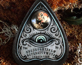 Esotericism Ouija pointer in hand-engraved wood "The Mystic Eye", esoteric board in vintage style, spiritualism object, decoration.