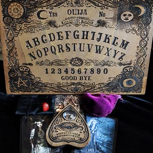 Vintage and Authentic Ouija Board, Wood Engraving with its Pointer and Glass Eye. Spiritism, Cabinet of Curiosities, Esotericism image 5