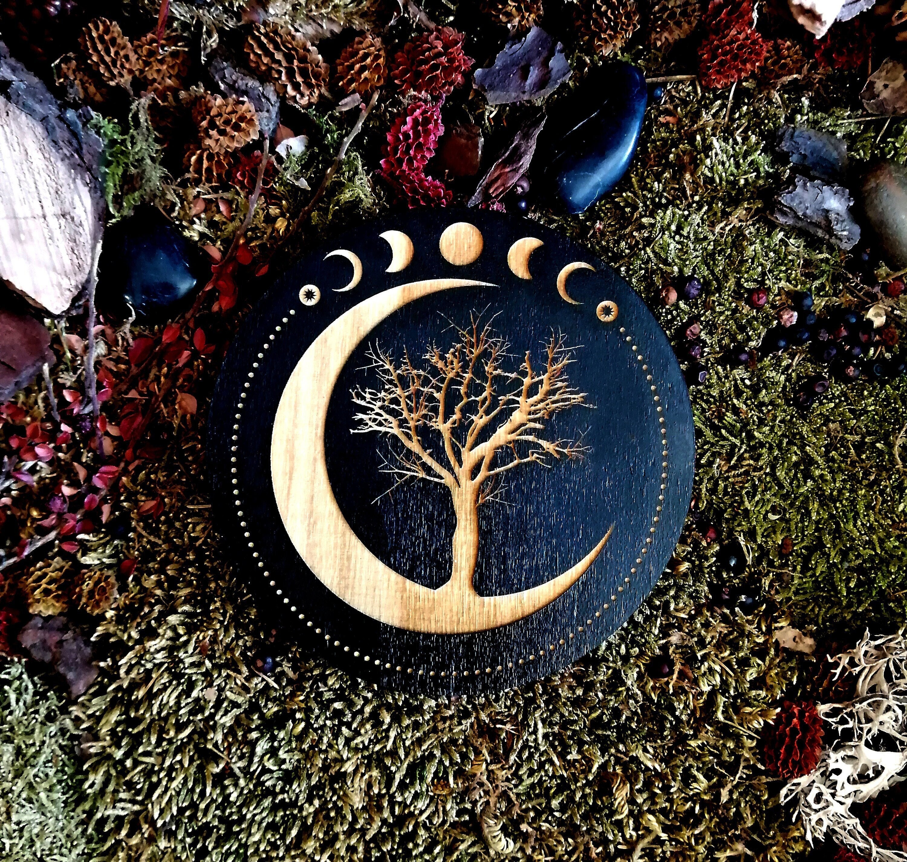 Ésotérisme Wicca Arbre et Lune Symbole Sacrée