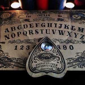 Vintage and Authentic Ouija Board, Wood Engraving with its Pointer and Glass Eye. Spiritism, Cabinet of Curiosities, Esotericism image 2