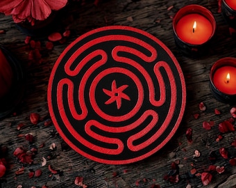 Hecate Sacred Ritual Symbol in Engraved Wood, Strophalos / Wheel of Hecate & Sacred Labyrinth, Esoteric and Mystical Object, Magic and Witchcraft