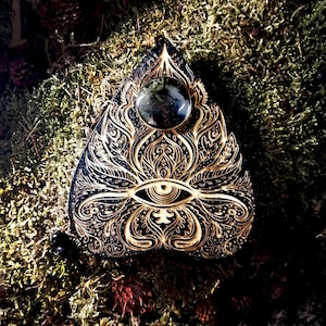 Ouija-Planchette, Werkzeug für Spiritismus und Wahrsagerei, Esoterik, Ouija-Brett, Ouija-Tisch, okkulte und gotische Dekoration
