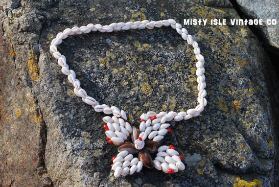 Vintage Shell Necklace, Large Shell Necklace, Shel
